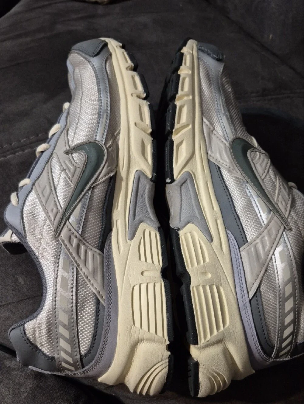 Nike Men’s Silver and Gray Athletic Running Sneakers